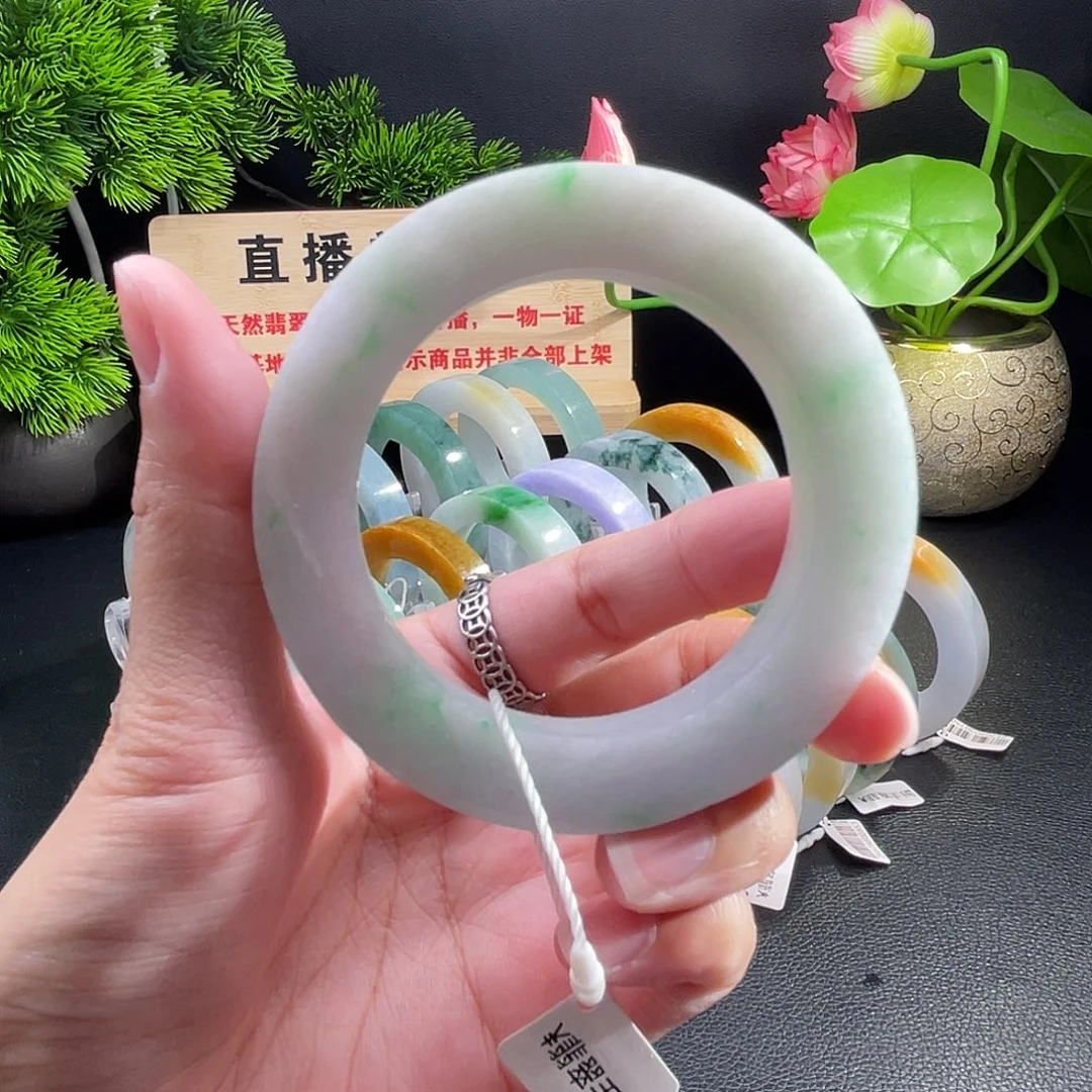 未镶嵌翡翠手镯定制翡翠