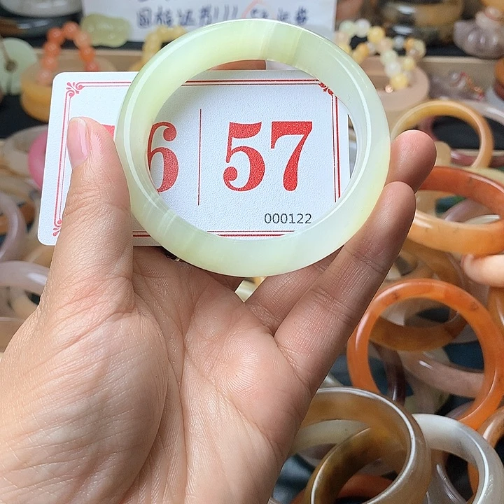 石英质玉（黄龙玉）未镶嵌手镯