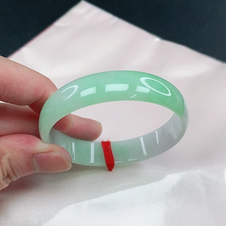 翡翠手镯未镶嵌圈53。1202完美