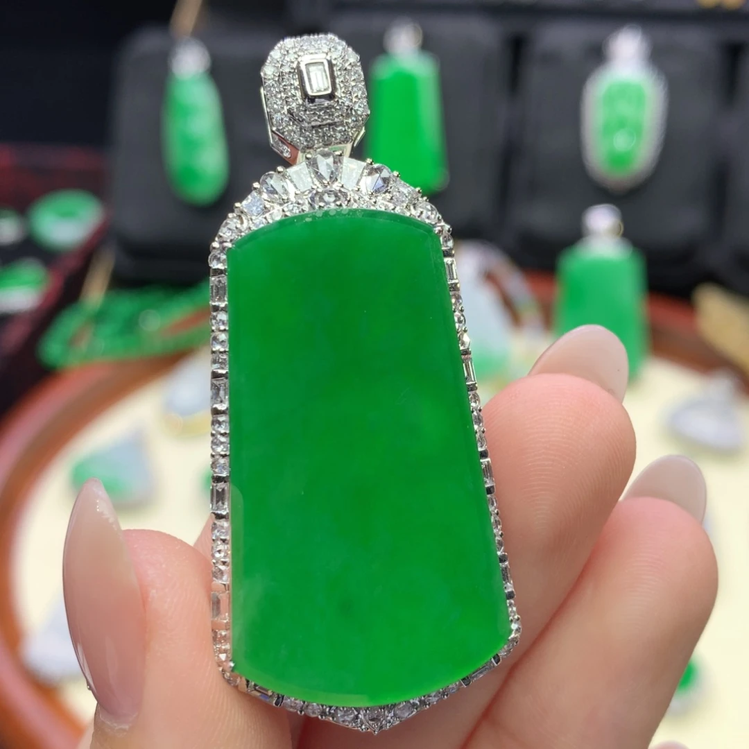 吊坠(不含链)18K金镶嵌翡翠