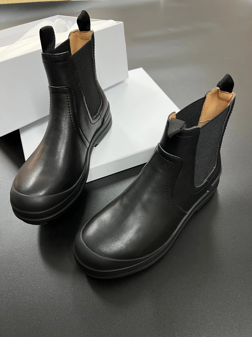 新品靴子弹力松紧带轮胎底防滑耐磨真皮短靴厚底马丁靴