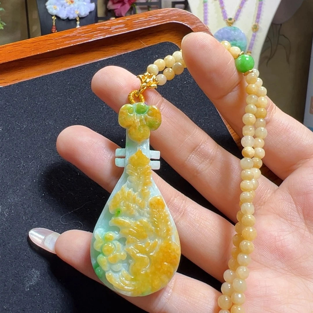 翡翠未镶嵌吊坠(赠链)琵琶