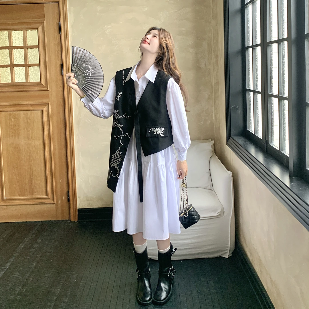 小众设计感复古刺绣马甲套装连衣裙女2025早秋穿搭一整套衬衫裙子