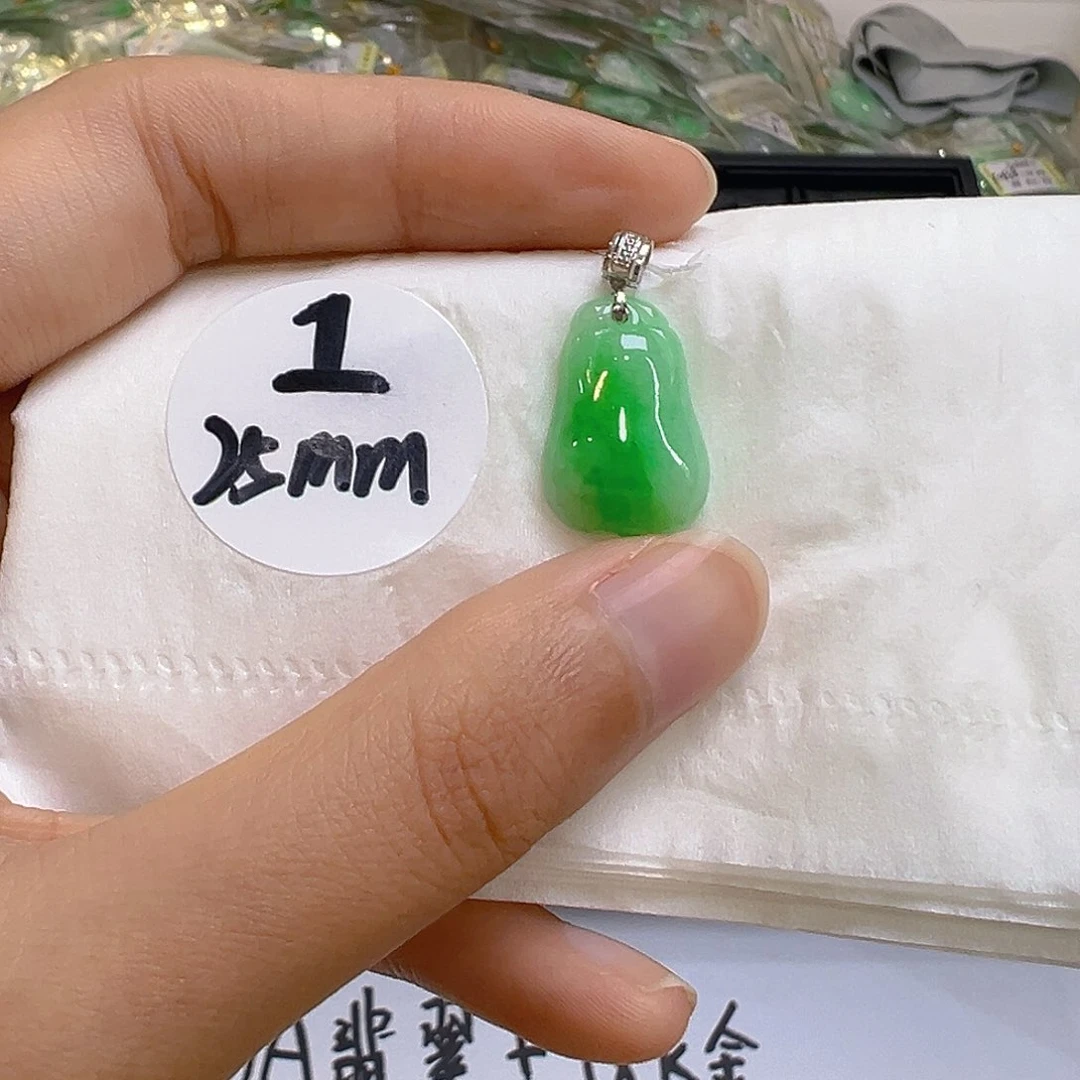 翡翠18K金镶嵌颈饰翡翠