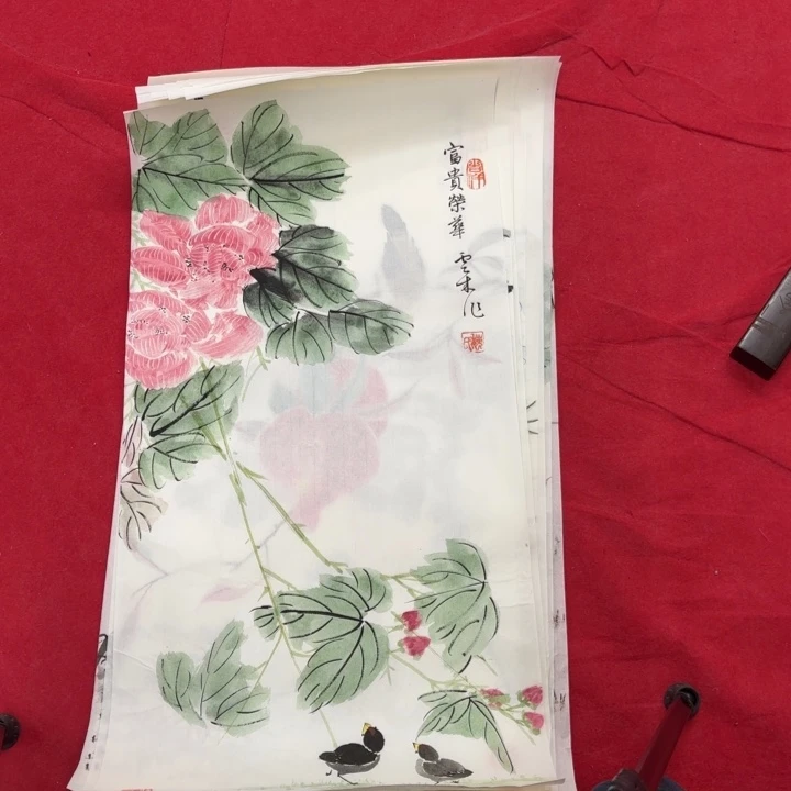 国画花鸟等图案为一体而