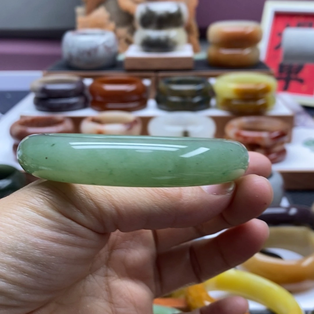 石英质玉手镯未镶嵌?*爱