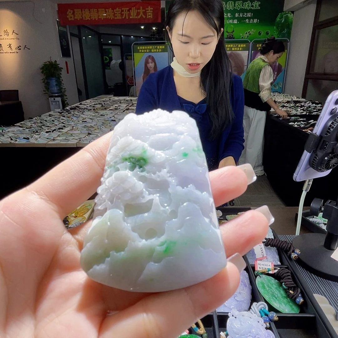 颈饰未镶嵌翡翠一个