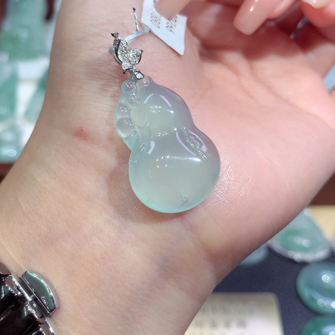 吊坠(不含链)18K金镶嵌翡翠