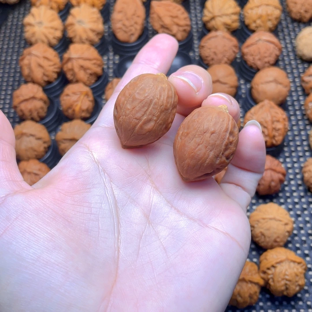 l***F核桃文玩把件金器小玩