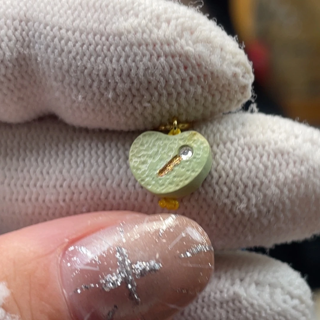 绿松石未镶嵌挂件