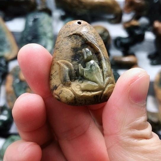 岫岩河磨玉（透闪石质玉）挂件未镶嵌