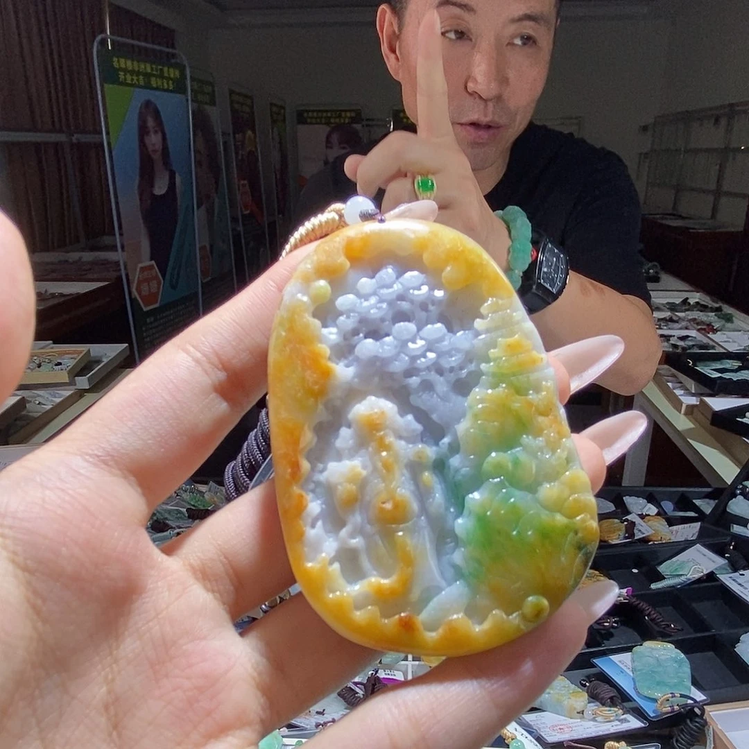 翡翠未镶嵌颈饰翡翠