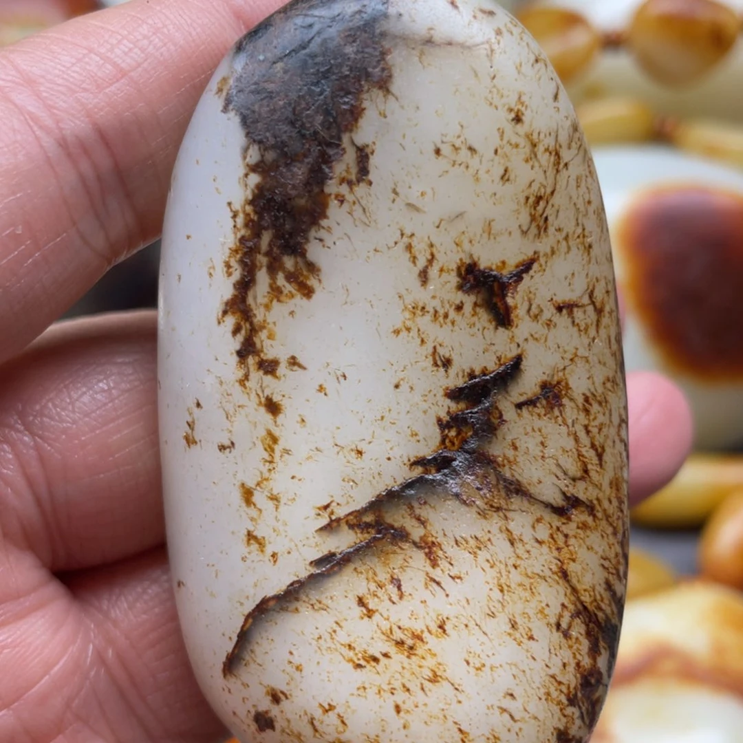 和田玉未镶嵌把件