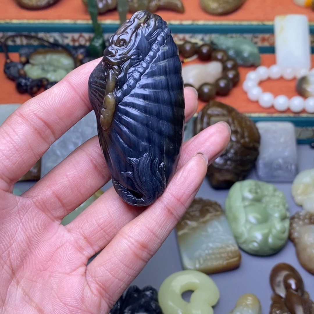 和田玉颈饰未镶嵌烟*哥