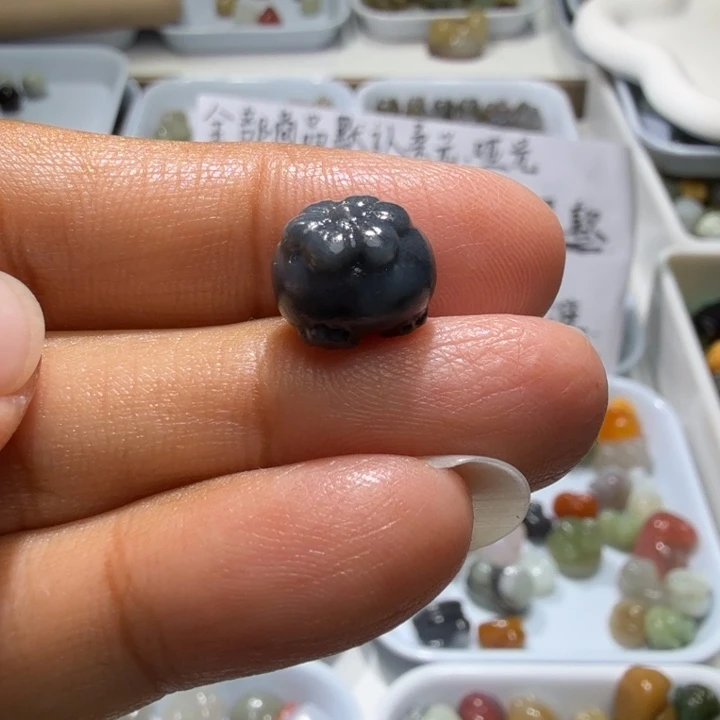 和田玉未镶嵌珠宝奇石