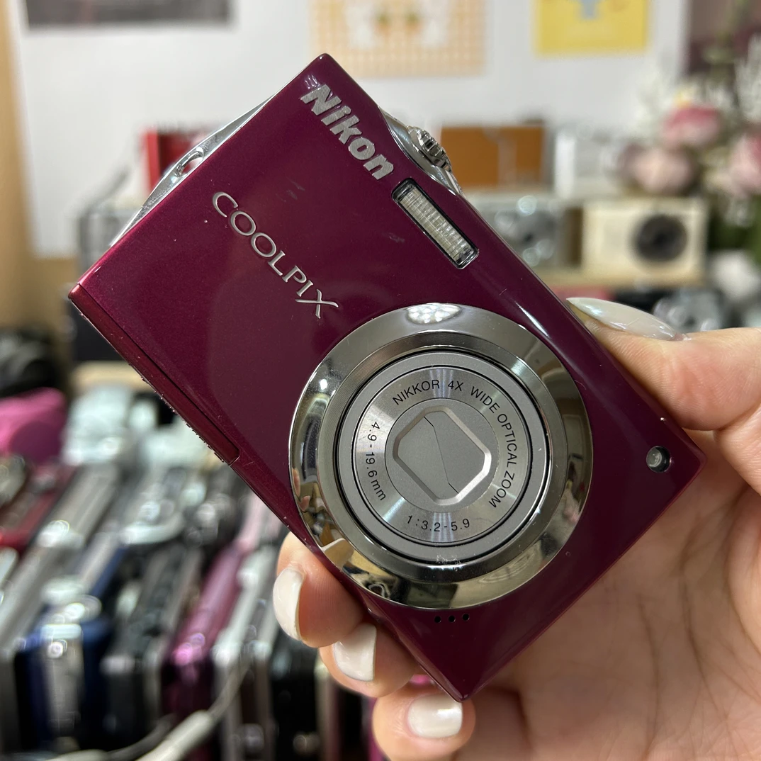 9新 Nikon/尼康 尼康s4000 1200w像素4倍光学变焦