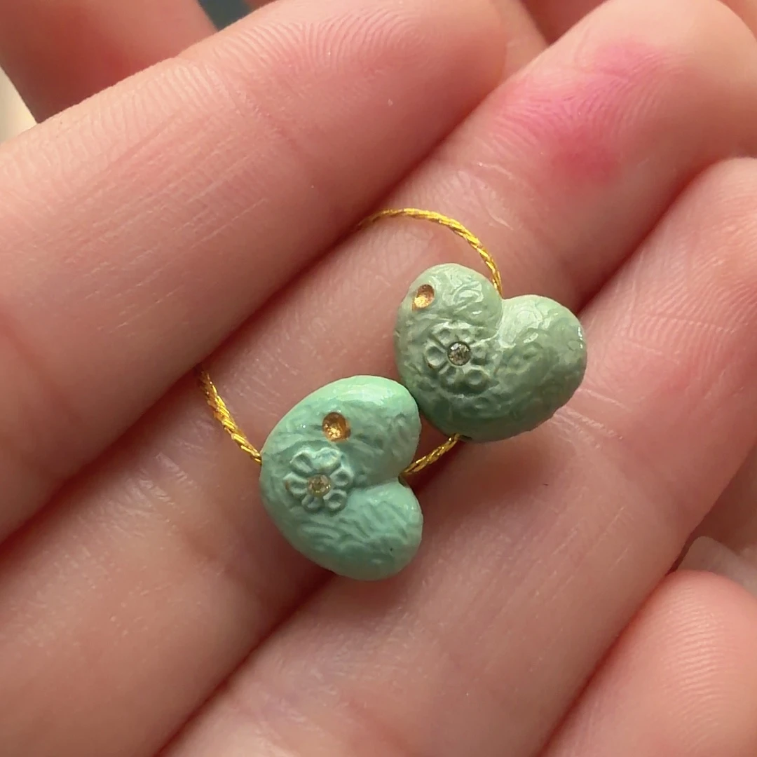 绿松石未镶嵌颈饰