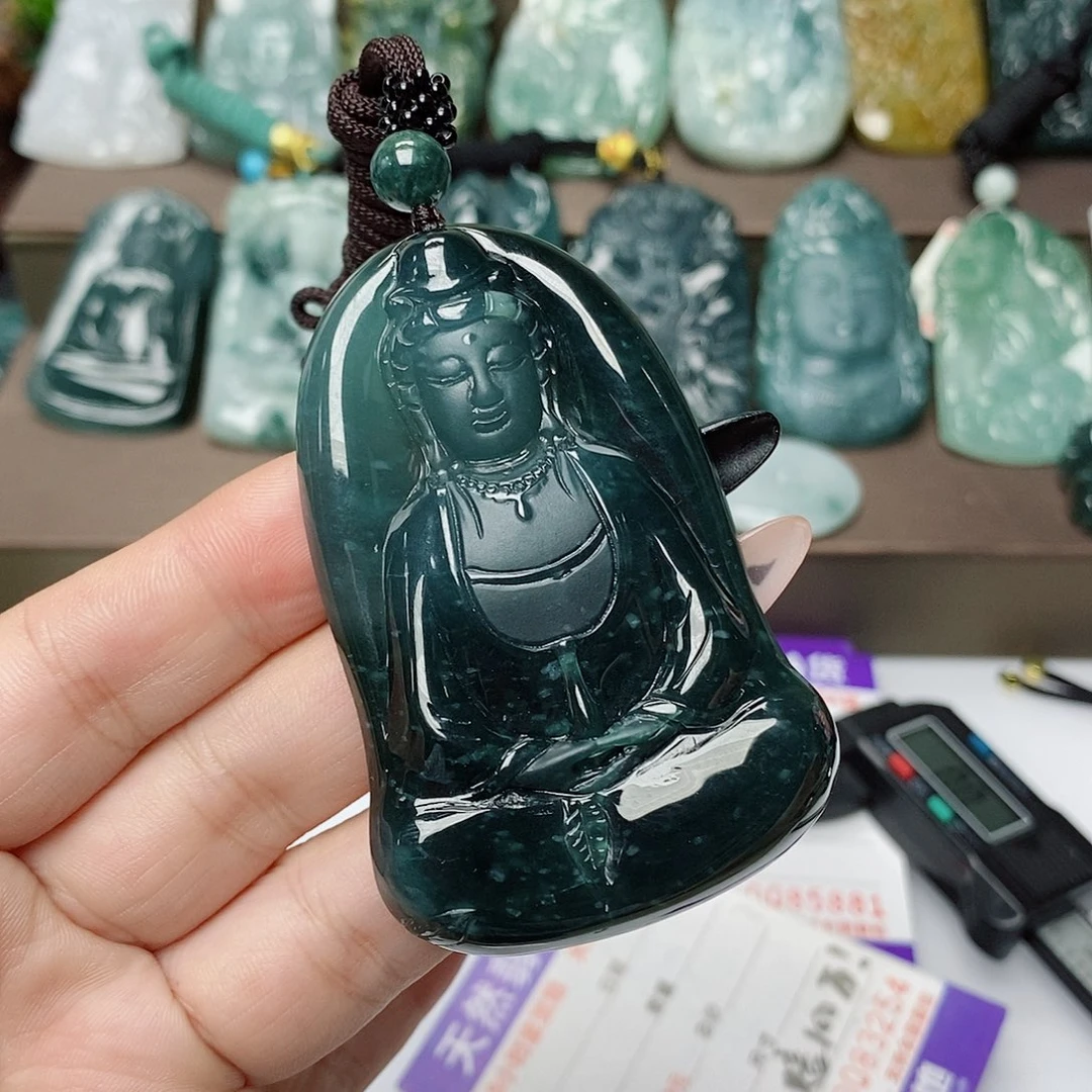 翡翠未镶嵌颈饰