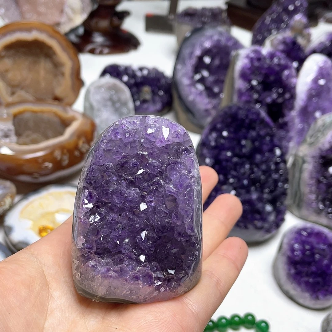 未镶嵌水晶大型摆件（非配饰）