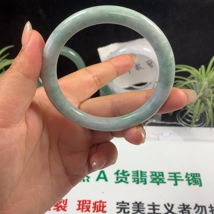 翡翠未镶嵌手镯10