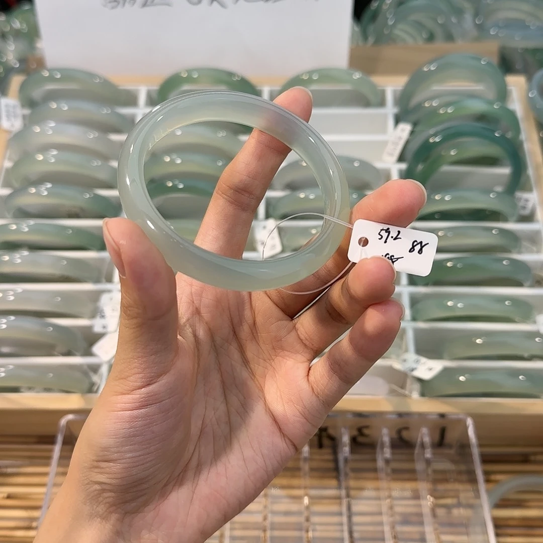 玛瑙/玉髓未镶嵌手镯圈口59.2
