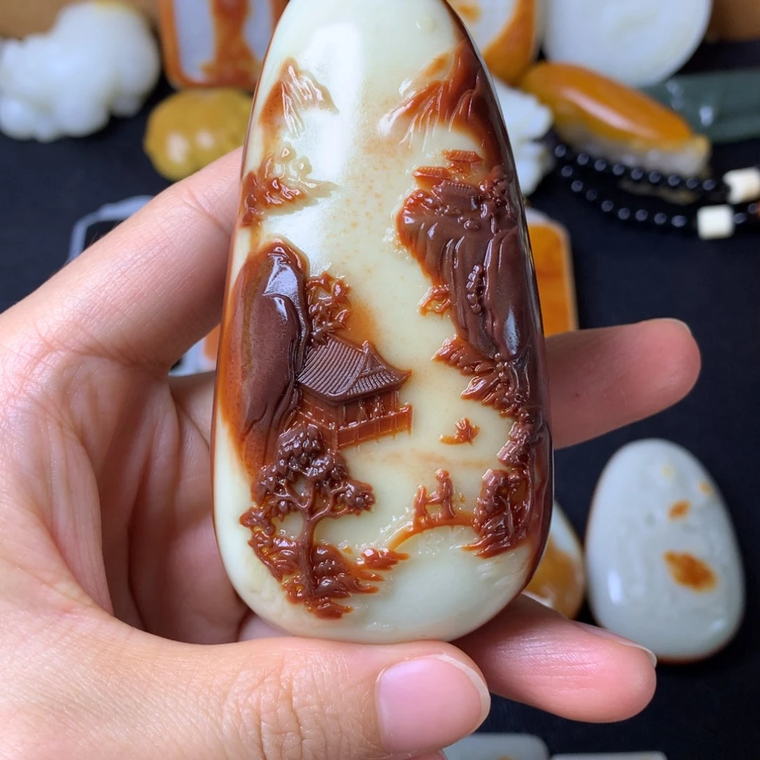 和田玉未镶嵌颈饰江*哥