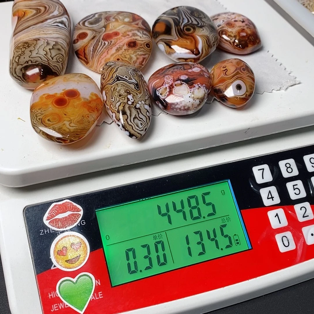 玛瑙/玉髓手把石三毛未镶嵌Z****y
