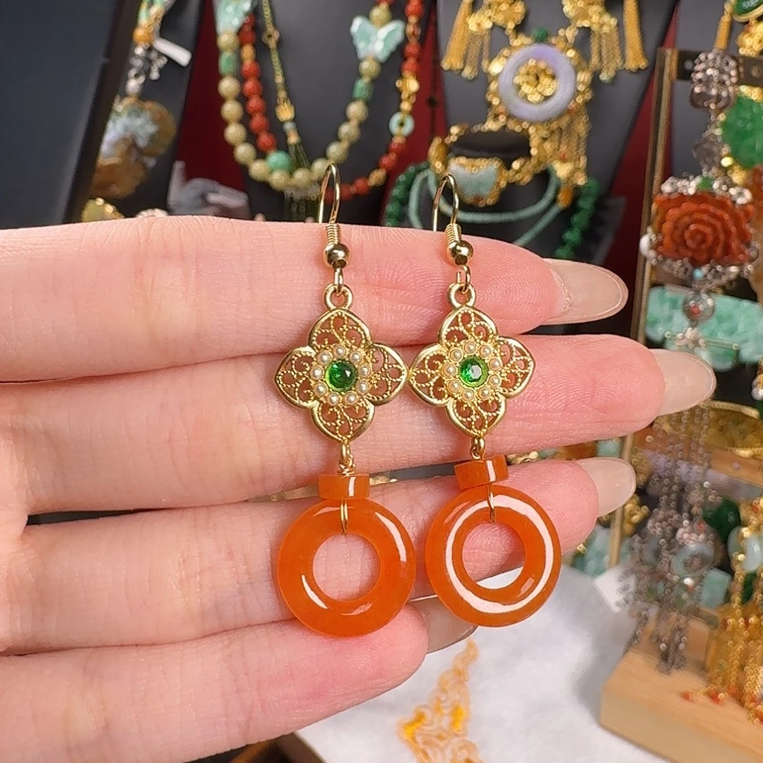 翡翠未镶嵌颈饰耳坠