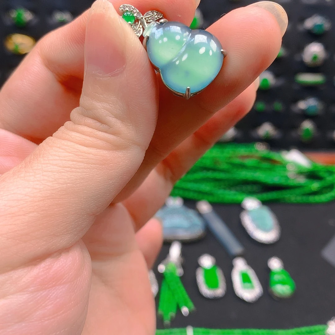 翡翠未镶嵌吊坠(不含链)