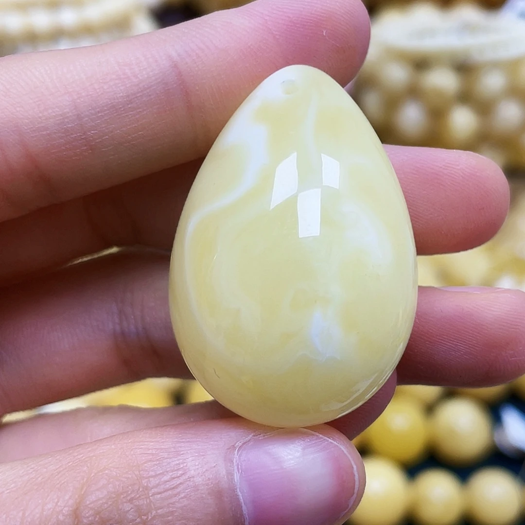 蜜蜡未镶嵌裸石38.6*26.6*17.7mm