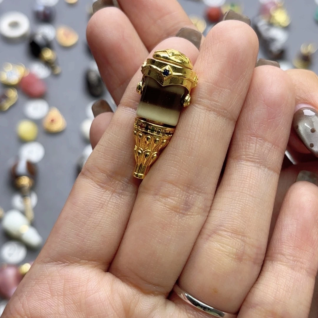 群***青玛瑙/玉髓未镶嵌文玩配饰