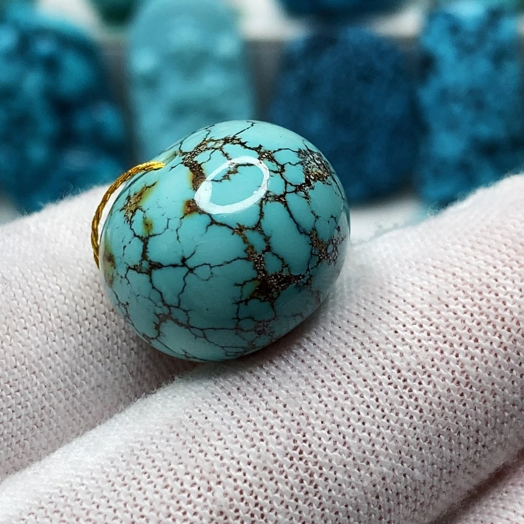 ****。绿松石未镶嵌天然原矿 带武汉地大证书