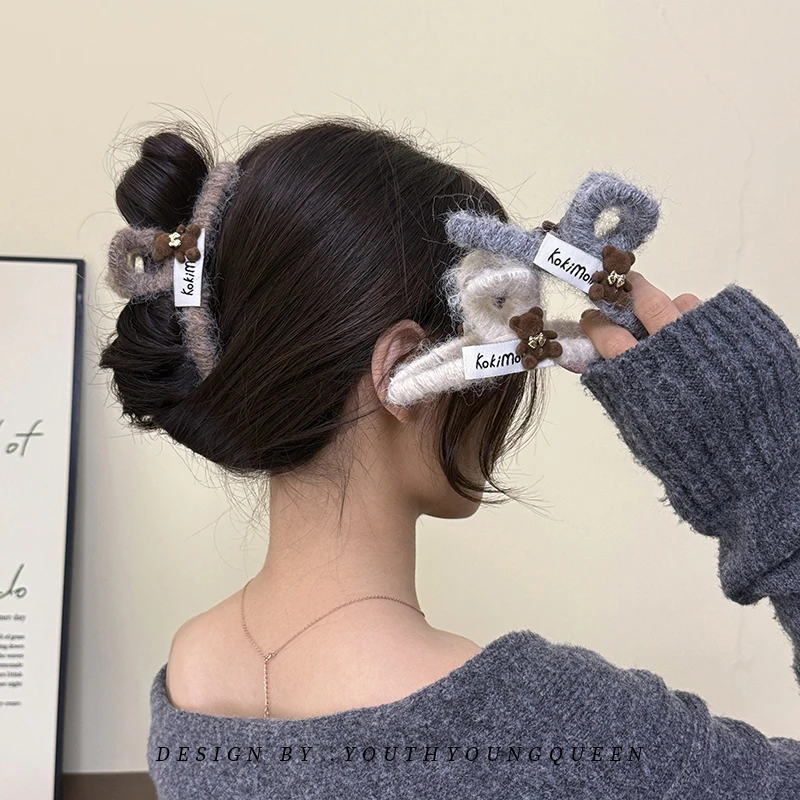 韩系可爱小熊毛毡抓夹发夹女2025新款高级感盘发后脑勺鲨鱼夹发饰