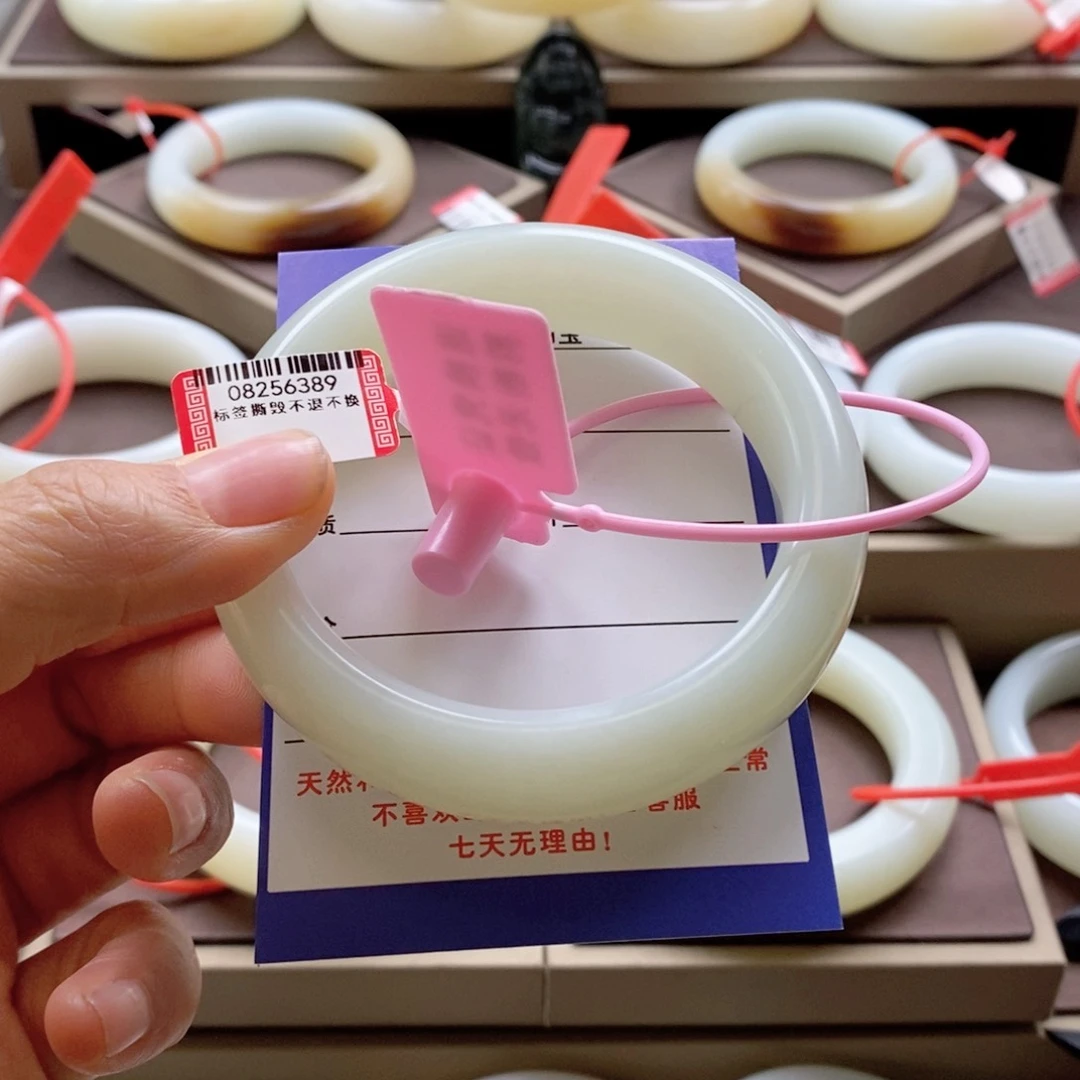 未镶嵌手镯和田玉q****g