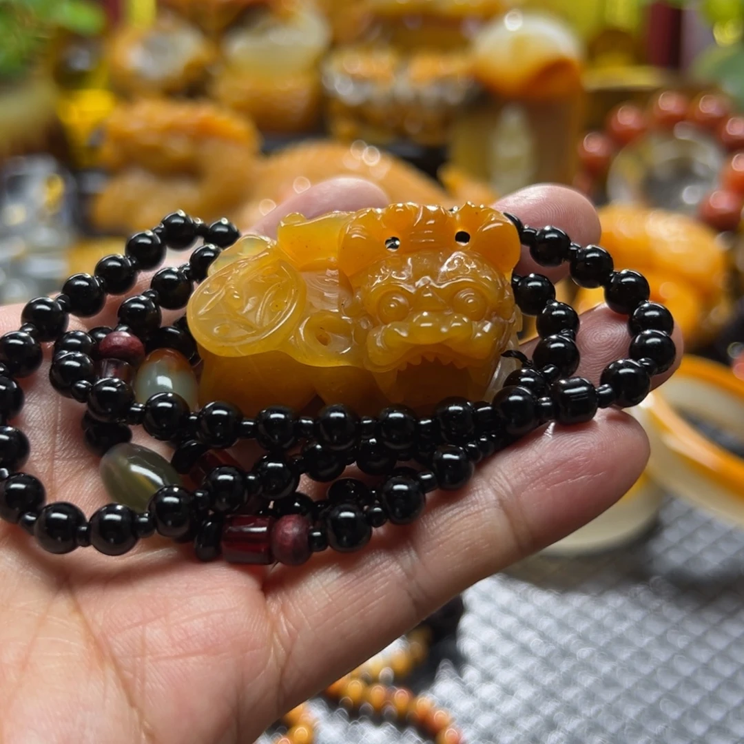 石英质玉未镶嵌颈饰