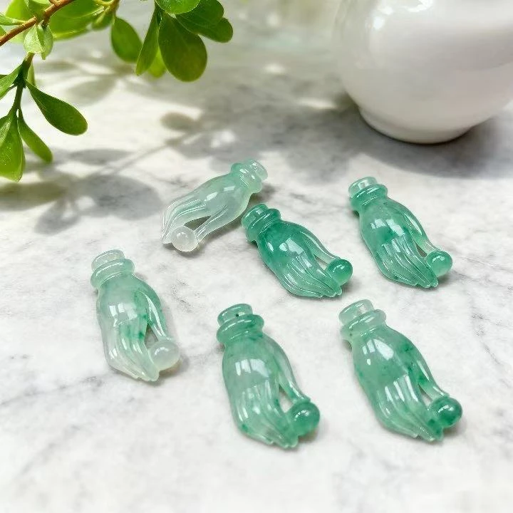 掌上明珠女士 冰飘飘绿非洲翠时尚精美非洲翠吊坠（多样性发一）