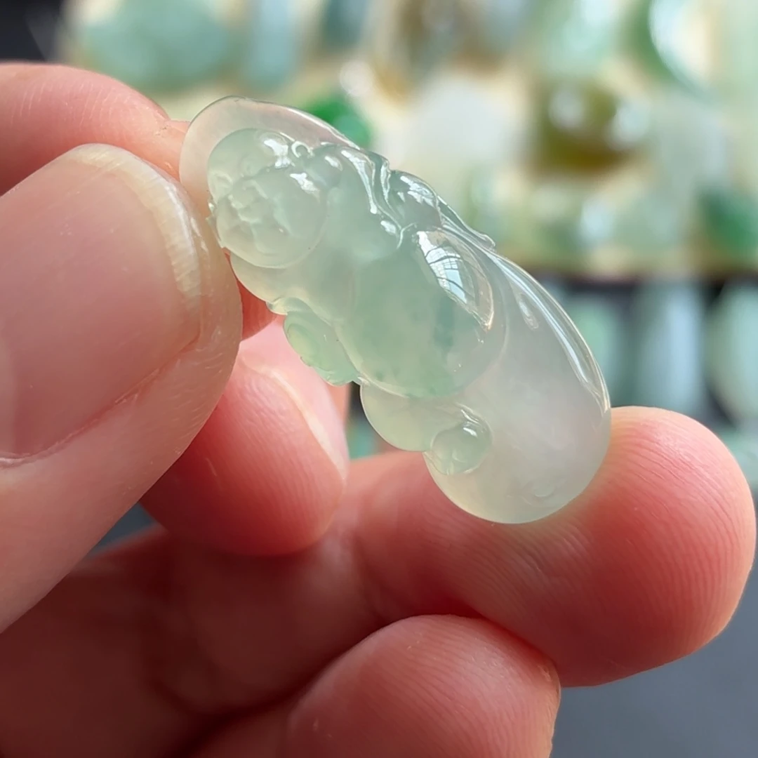 定制翡翠未镶嵌佛
