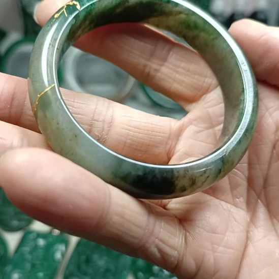 境***生独山玉未镶嵌手镯