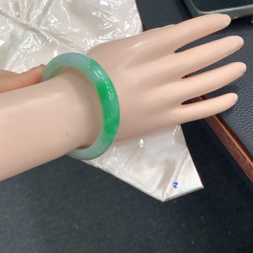 【闪购商品】翡翠手镯未镶嵌L****奥翡翠