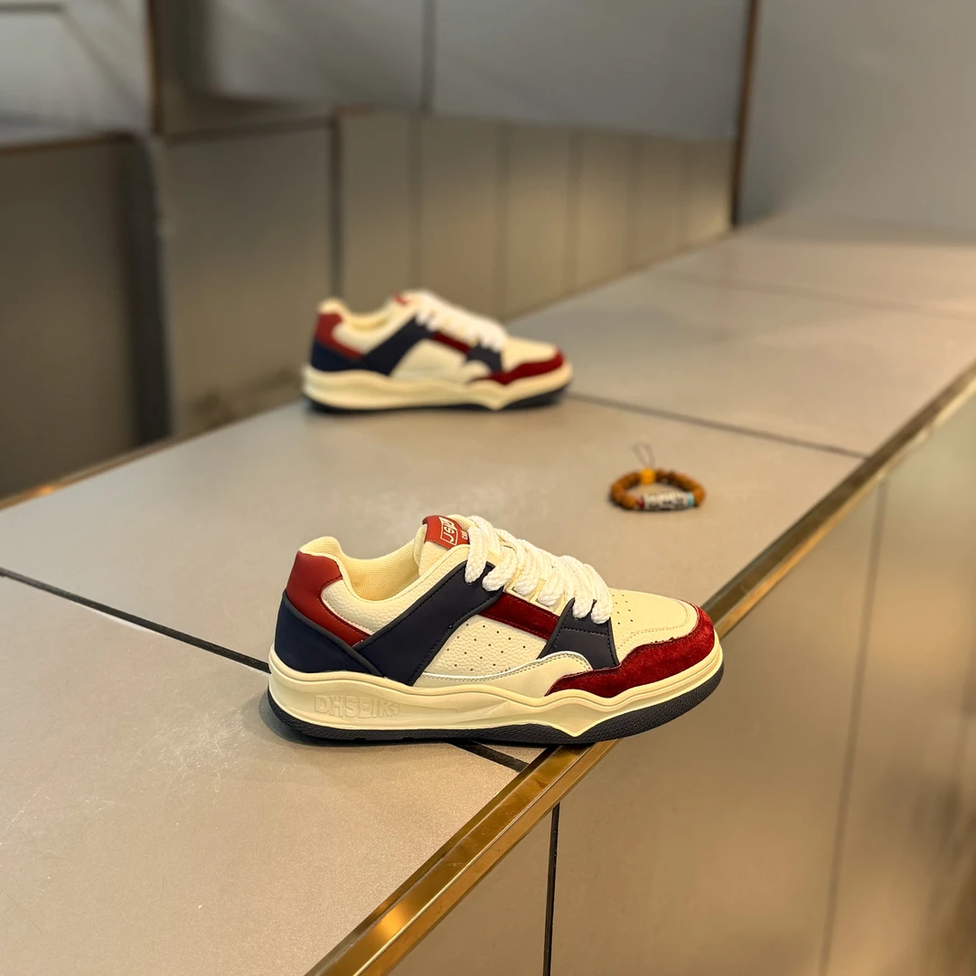 2025男鞋高级感轻奢上档次男平底板鞋美式干净感痞帅休闲鞋子秋季