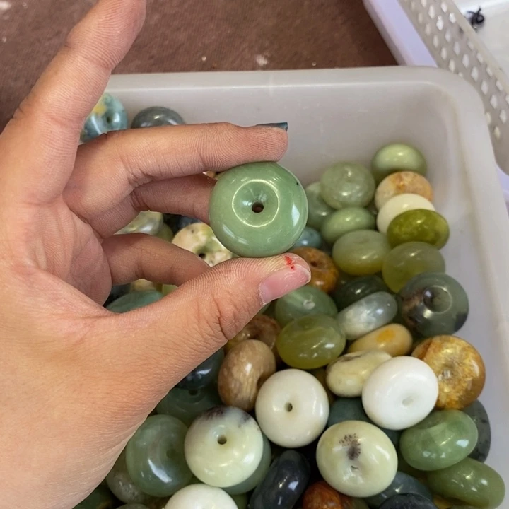 蛇纹石玉未镶嵌颈饰176