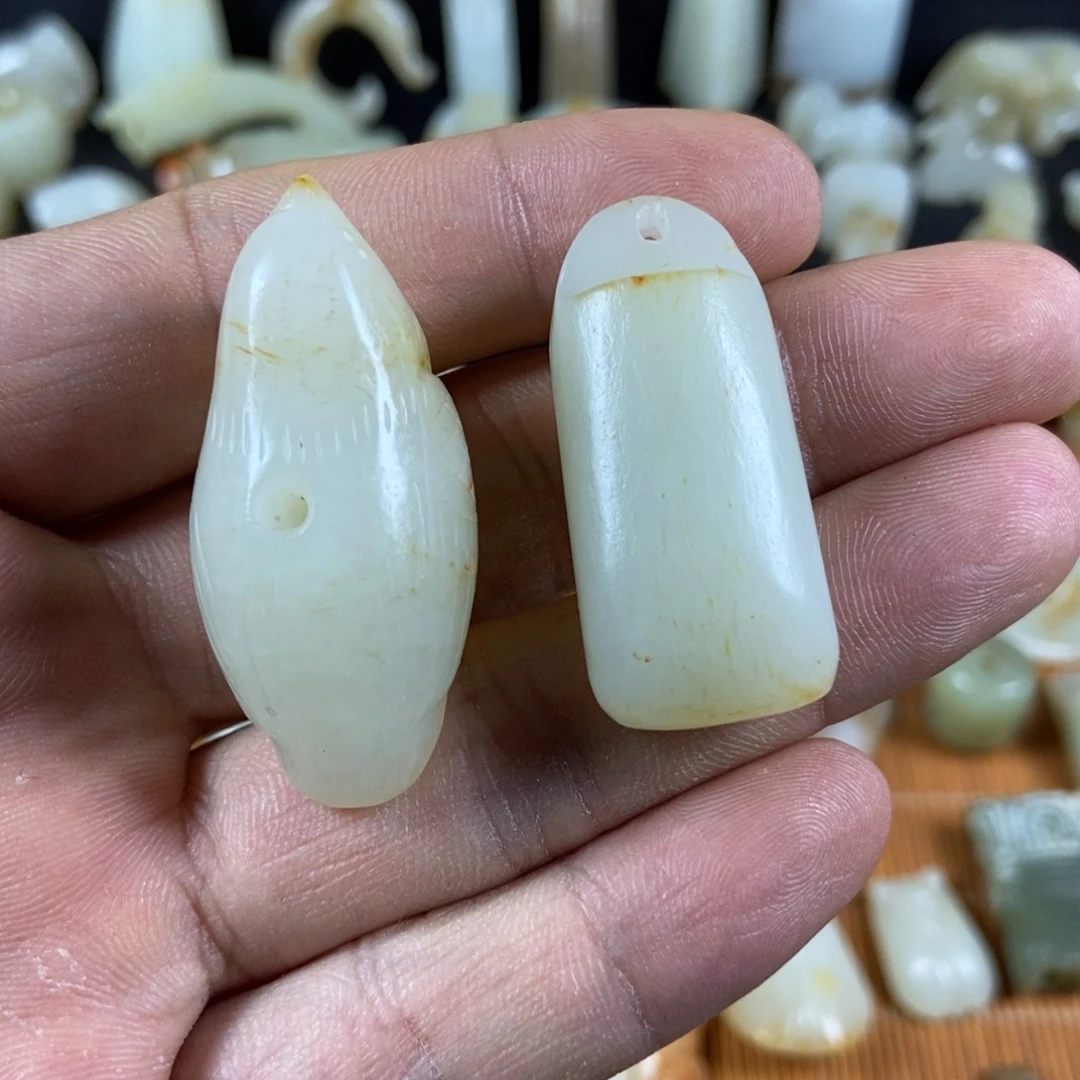 颈饰未镶嵌和田玉烈**龙