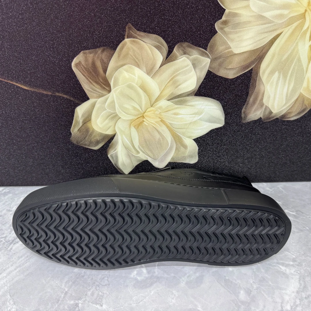 2025黑武士压花设计时尚百搭男款商务平底圆头休闲黑色防滑男士