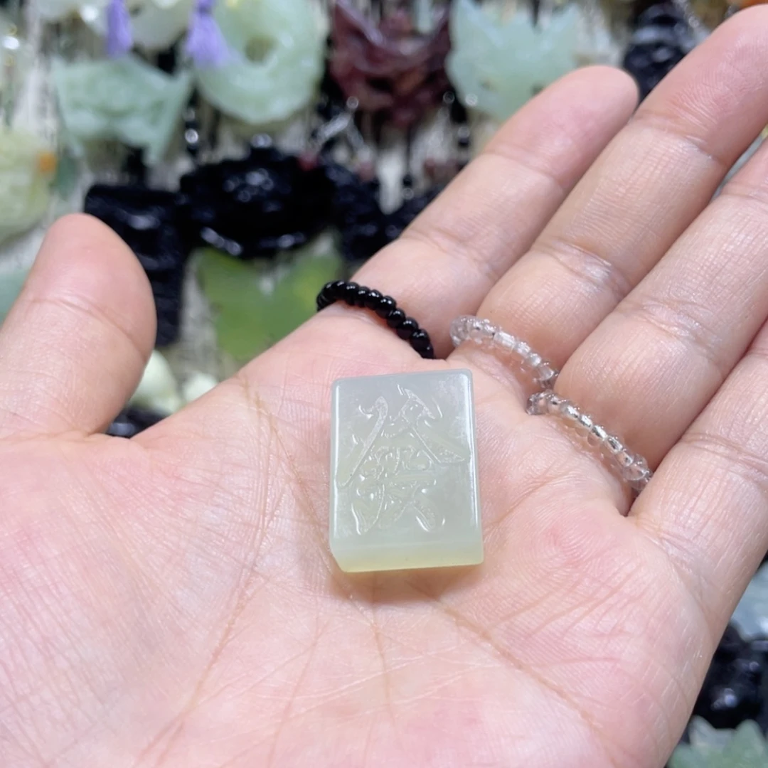 【闪购商品】岫玉未镶嵌颈饰暴***妮83手牌