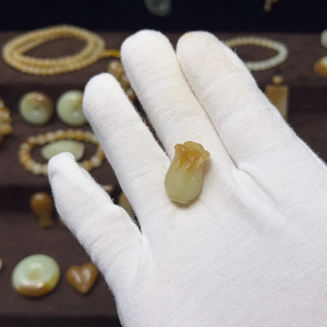 和田玉（糖玉）未镶嵌颈饰