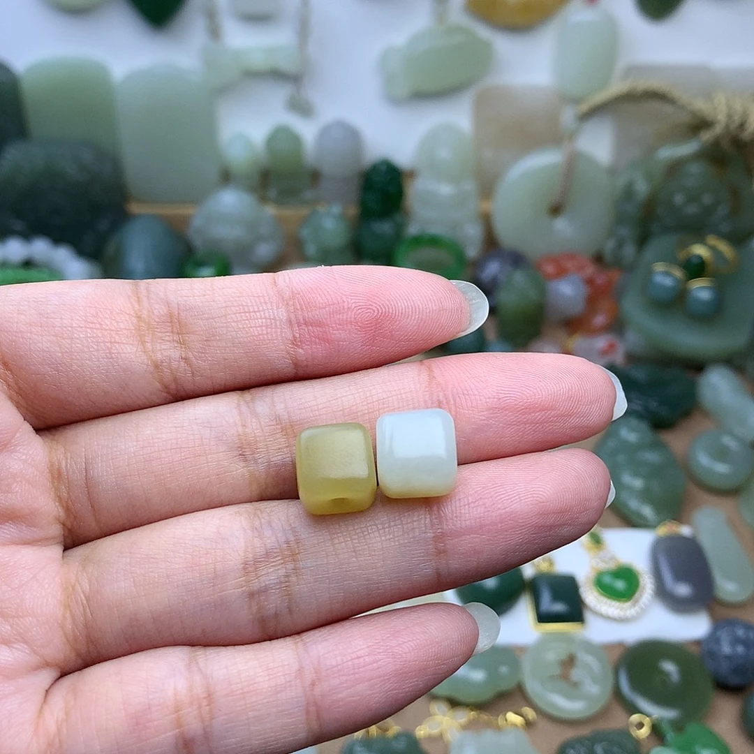 诺***西和田玉未镶嵌颈饰