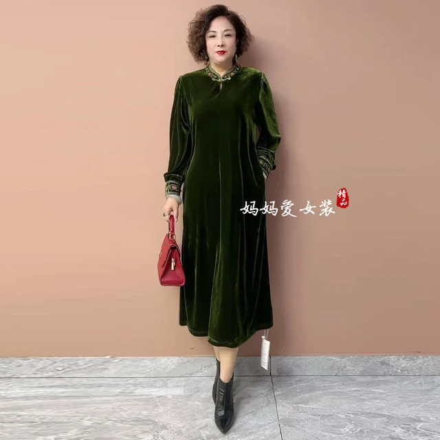 高端重工刺绣丝绒连衣裙2025秋冬气质中老年妈妈旗袍宽松打底长裙