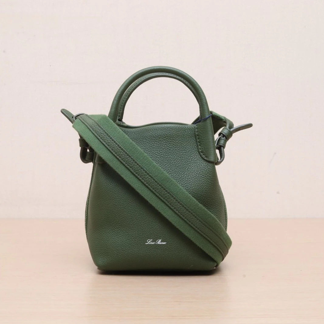 99新  小花柳 绿色 皮革C 银扣 Bale bag micro 水桶包