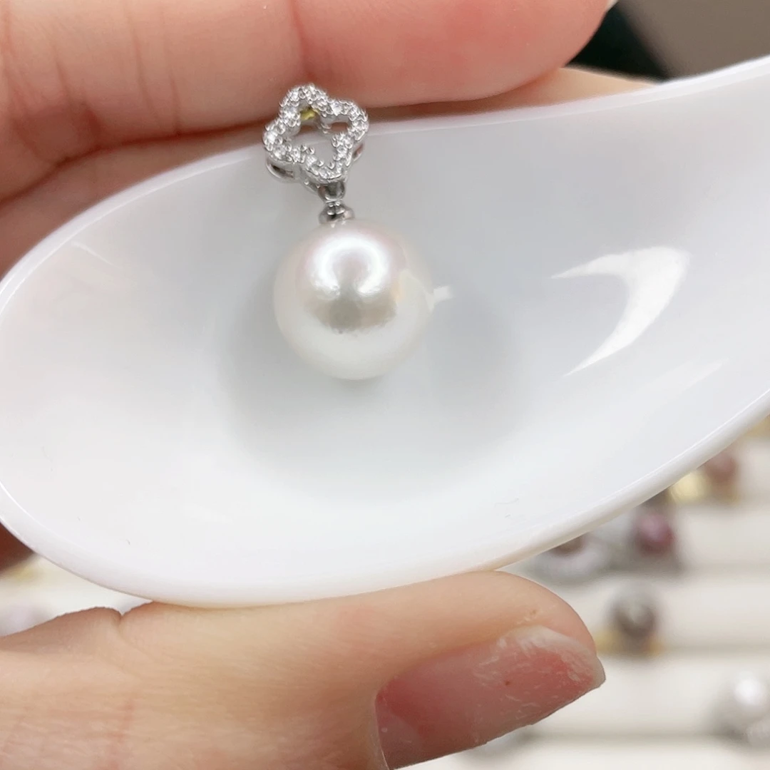 淡水珍珠吊坠(赠链)未镶嵌