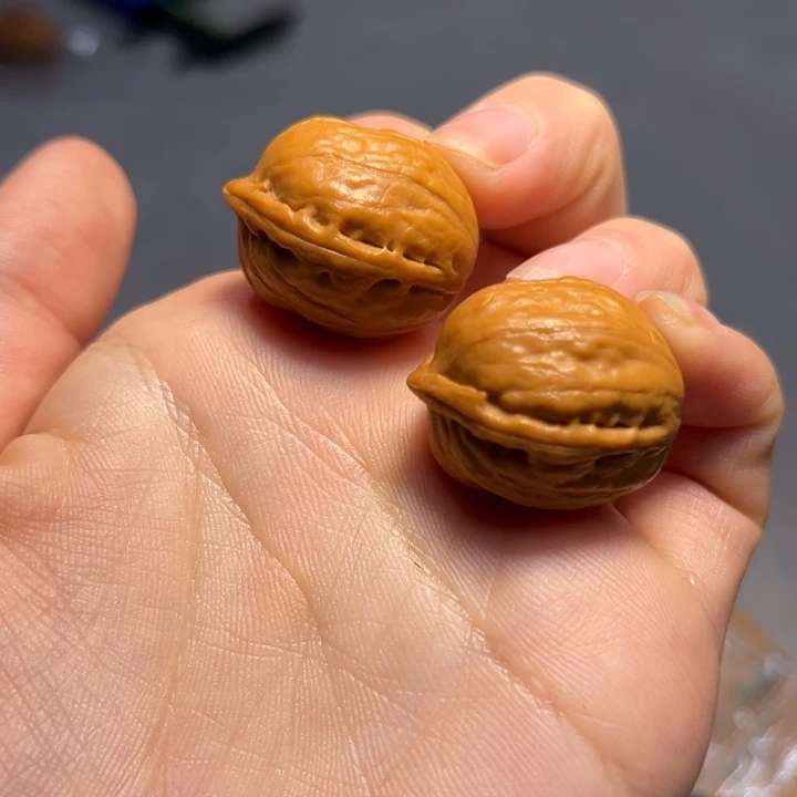 文玩核桃把件284小海豚